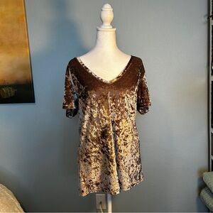 POL Short-sleeve Velvet V-Neck Tee Tunic in Lavender - M